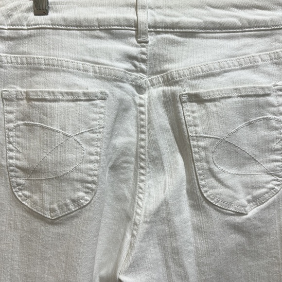 Chico spandex jeans. Short. - Picture 6 of 7